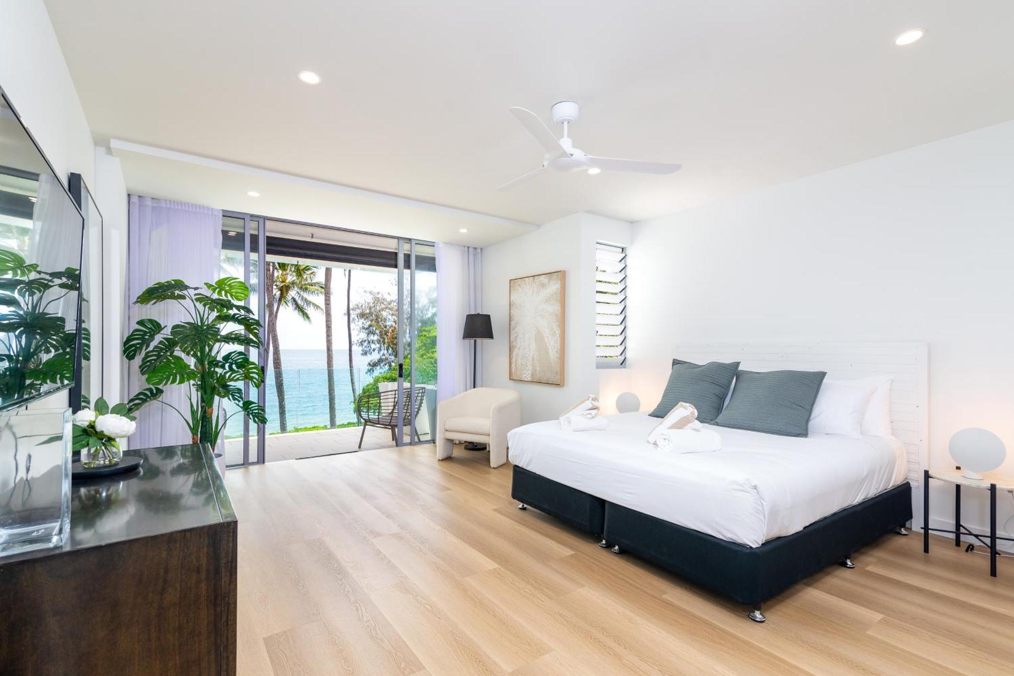 Drift Palm Cove Hotel Exterior photo