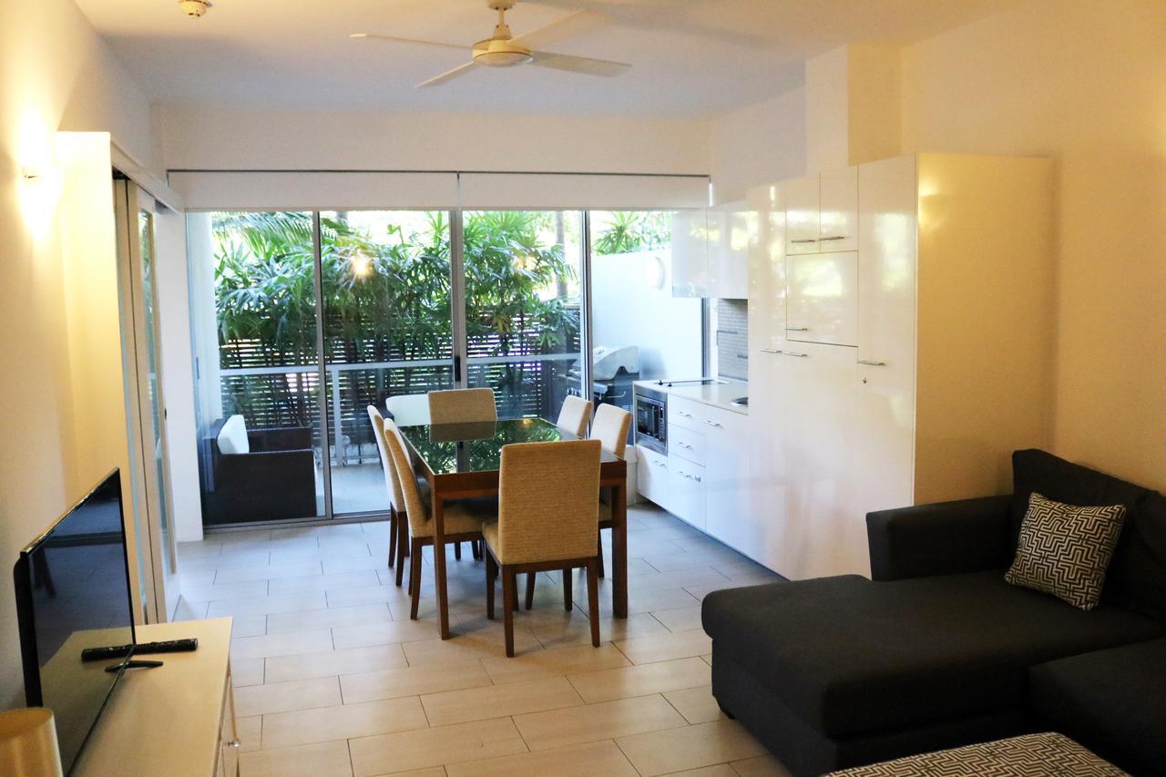 Drift Palm Cove Hotel Exterior photo